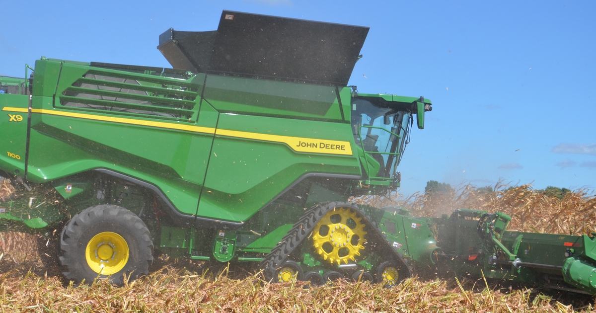 John Deere unveils X9 combine with more harvesting capacity Farm Progress