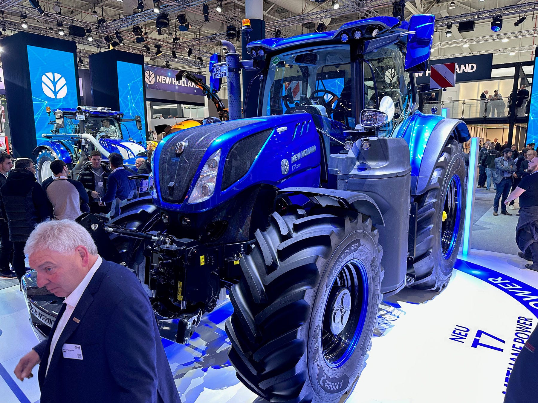 New Holland T7 methane tractor