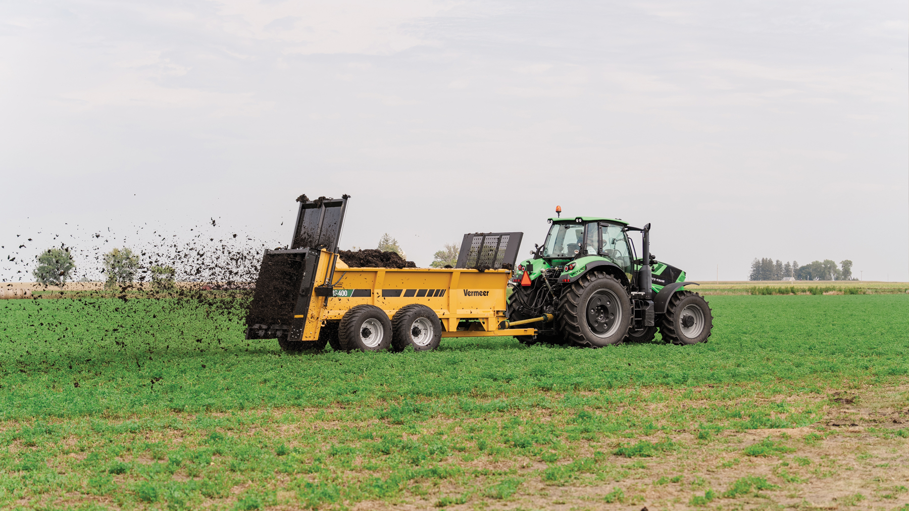 Vermeer introduces manure spreaders at farm show
