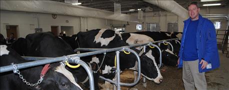 uw_madison_dairy_science_department_hold_visit_day_april_20_1_635941082336049340.jpg