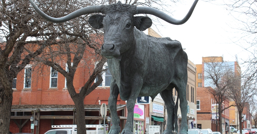 In Dodge city the El Capitan Statue is a bronze sculpture of a cow by Jasper D'Ambrosi