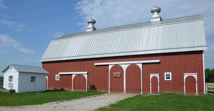 red wooden barn at Prophetstown State Park 