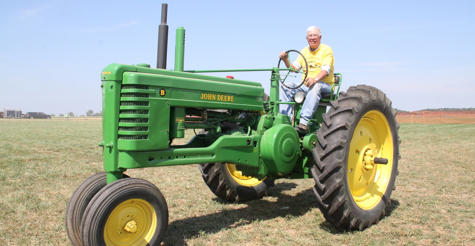 Elkhorn Farmer's Favorite Tractor Is John Deere Model B