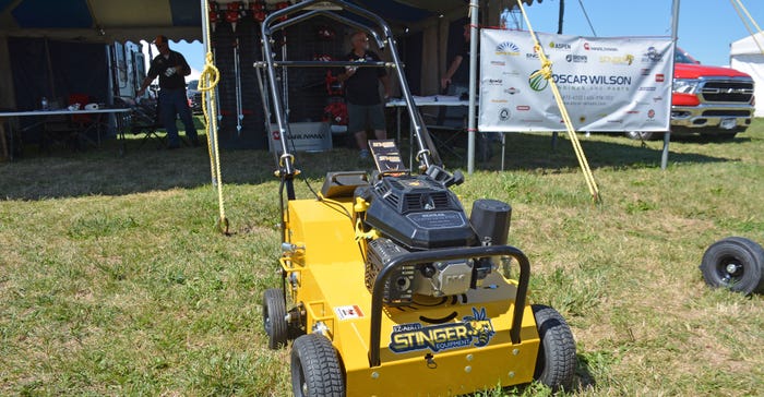 Stinger EZ-Aer 19 19-inch soil aerator Stinger EZ-Aer 19 19-inch soil aerator