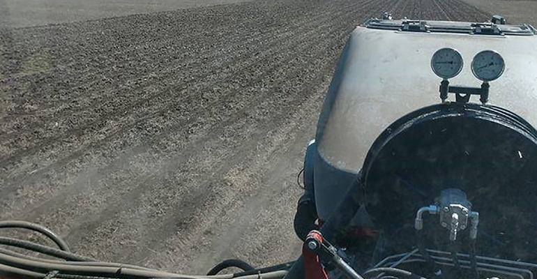 : This year, host farmer Jason Luebbe is using a Case IH 2130 Early Riser 16-row planter. Eight rows are equipped with SpeedT