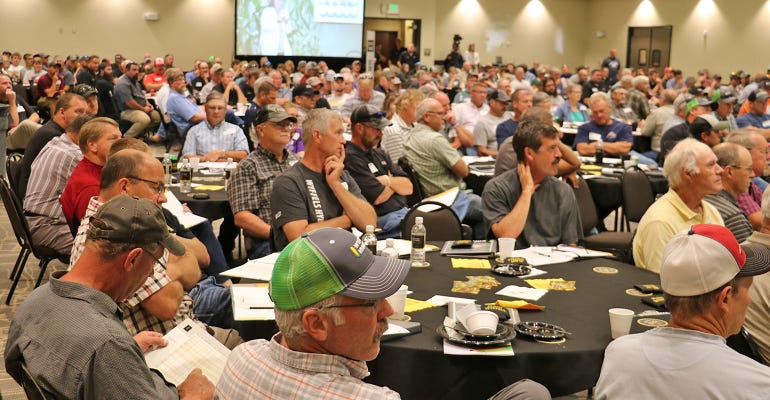 Hundreds of Minnesota and Iowa farmers at Wyffels event