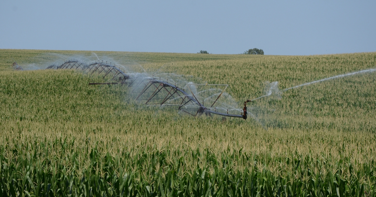 Considerations for center pivot end guns