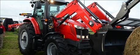 agco_tops_off_global_tractor_lineup_launches_12_row_folding_corn_head_1_636094854000738166.jpg
