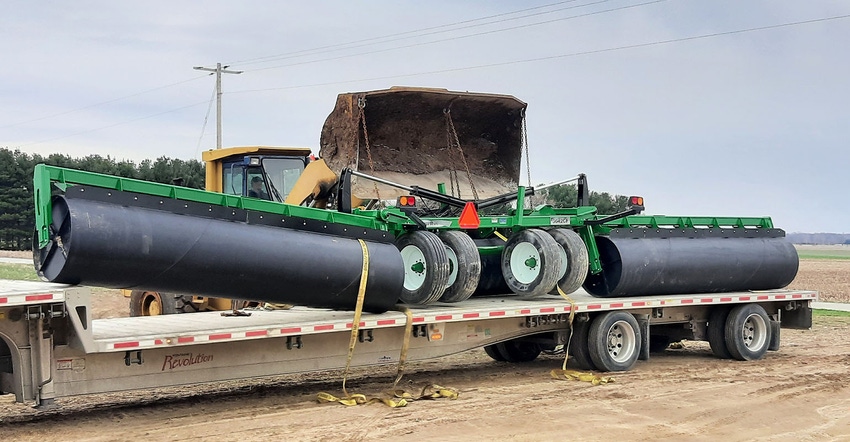Unloading roller from a trailer