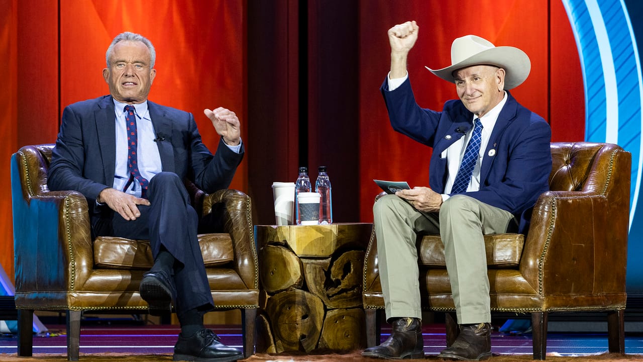 Robert F. Kennedy Jr., U.S. secretary of health and human services, and Buck Wehrbein, president of the National Cattlemen’s Beef Association Robert F. Kennedy Jr., U.S. secretary of health and human services, and Buck Wehrbein, president of the National Cattlemen’s Beef Association
