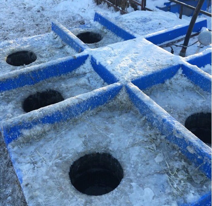 Multi-hole insulated water tank