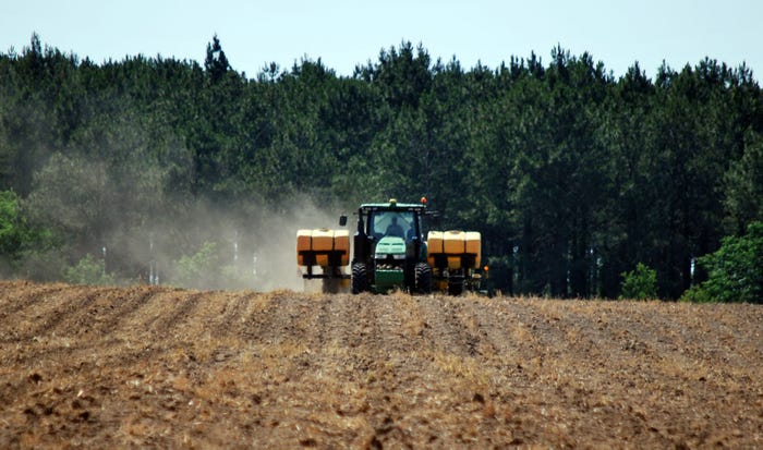 brad-haire-farm-press-peanut-planting-GA-2019-x.jpg brad-haire-farm-press-peanut-planting-GA-2019-x.jpg