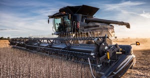 A Fendt Ideal combine harvests soybeans with the 9350 DynaFlex Draper