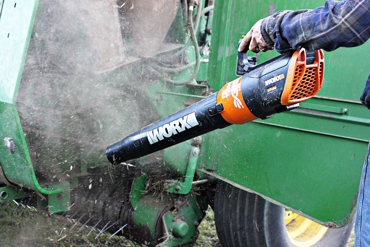 Worx Air 20v Turbine Blower tested on farm