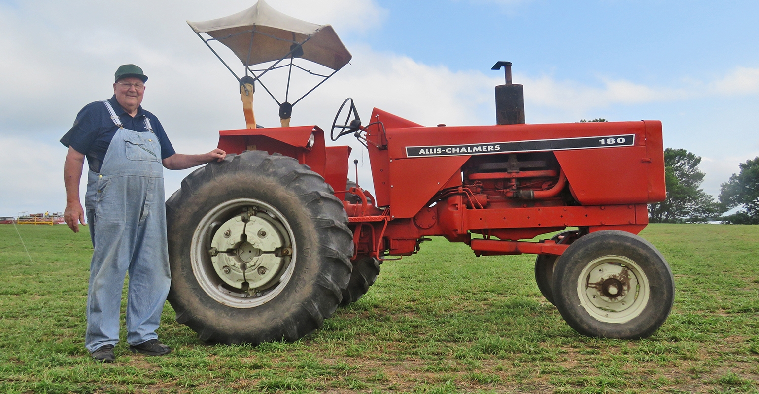 1968 Allis Chalmers 180 is Sisels favorite tractor