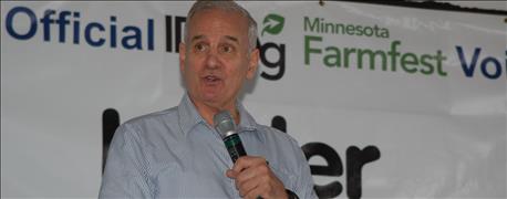 political_candidate_panels_stage_farmfest_1_636051313070915777.jpg