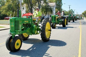 Virginia_Peanut_Festival_Antique_Tractor_Parade.jpg
