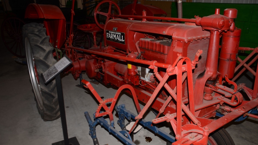 Farmall F-12 tractor Farmall F-12 tractor