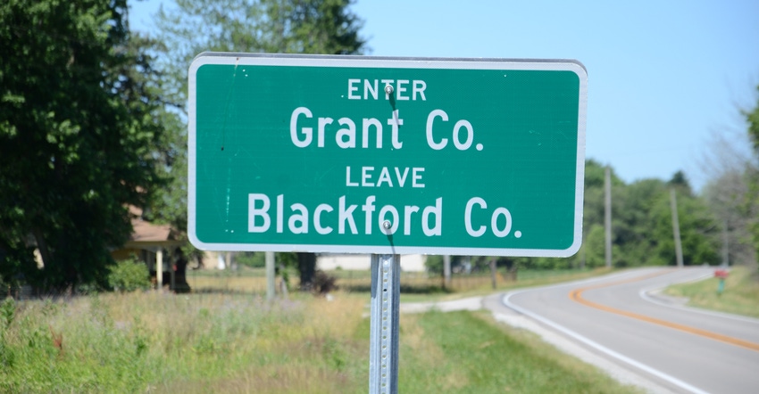 Enter Grant Co. road sign Enter Grant Co. road sign