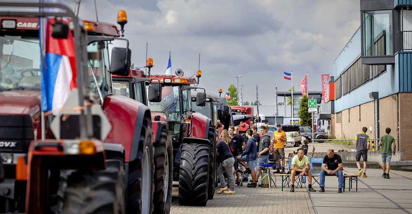 farmers line up to protest in Netherlands