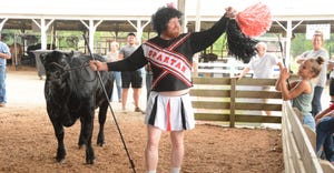 Phil Dare participating in the Vintage Showmanship contest