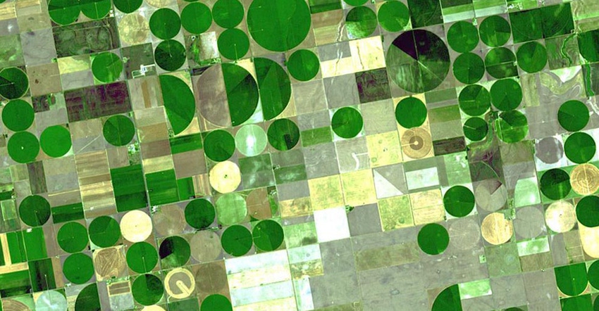 : Plots of land in Finney County, Kansas, utilize irrigation water from the High Plains Aquifer