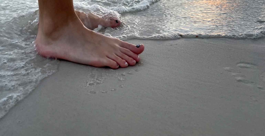 beach-feet-summer-2022-brad-haire-3-a.jpg