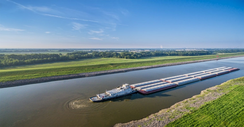 10-14-22 barges on river GettyImages-586699980.jpg