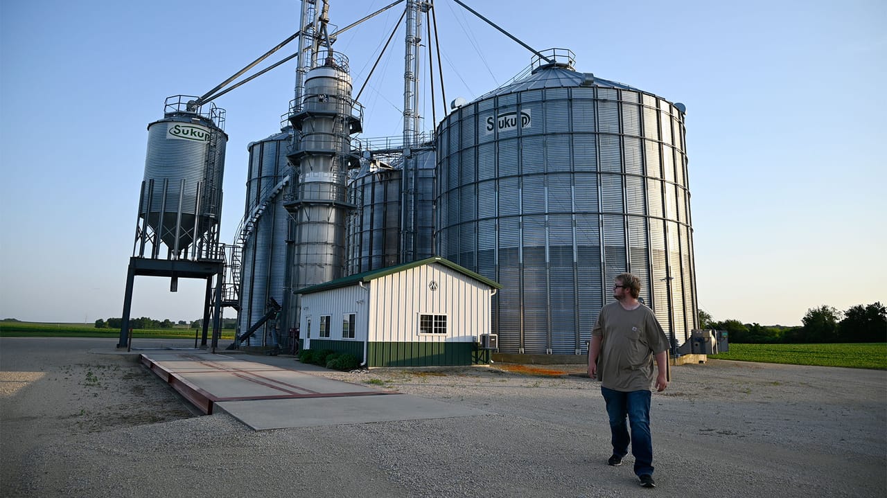 Comparing farm sprayers: Drones, ground rigs and planes