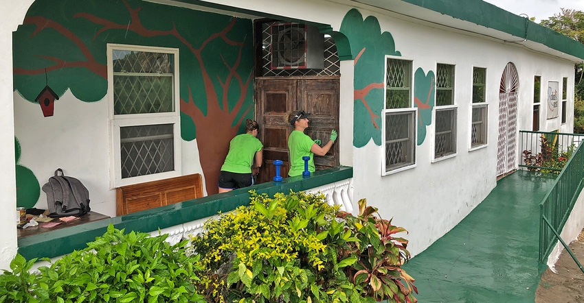 LG Seeds volunteers work at Jamaica orphanage