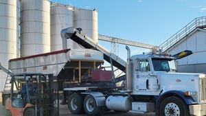 loading-fertilizer-truck-coop