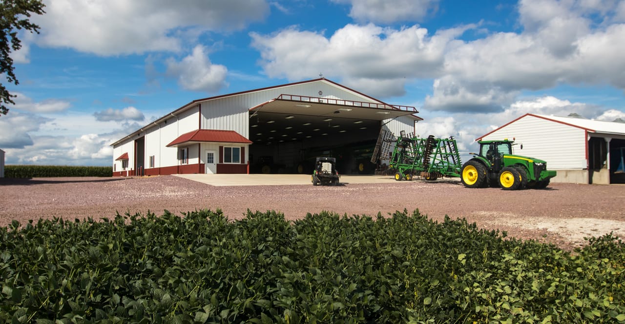 Tractor Shop Seeking new farm shop? Here’s what to consider