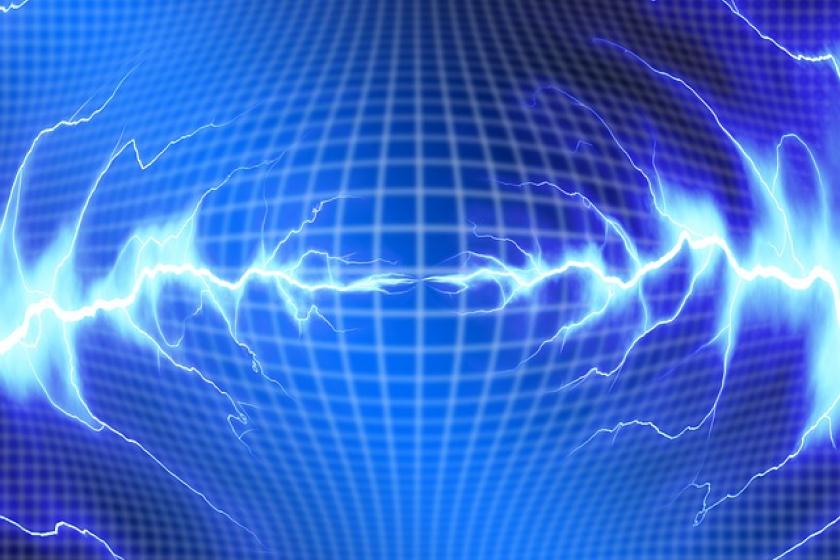 A Near Miss and a Total Loss: Lessons from 2021 in Data Center Resiliency A Near Miss and a Total Loss: Lessons from 2021 in Data Center Resiliency