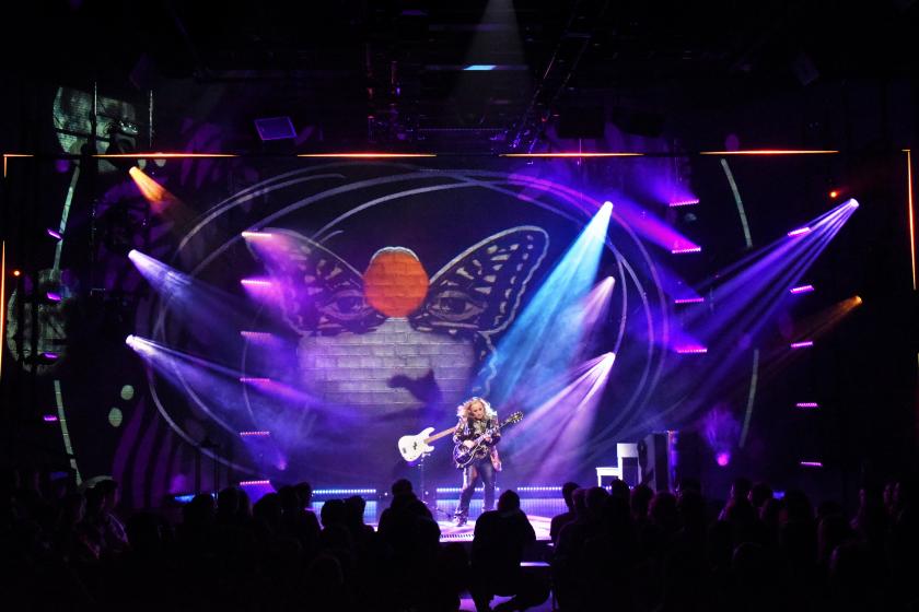 How High-Tech Projection Design Powers Immersive Entertainment Experiences How High-Tech Projection Design Powers Immersive Entertainment Experiences