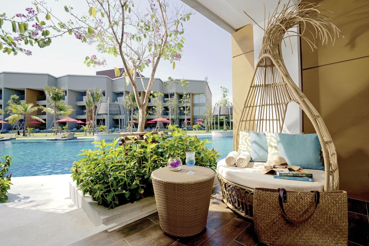 AVANI Deluxe Pool Access