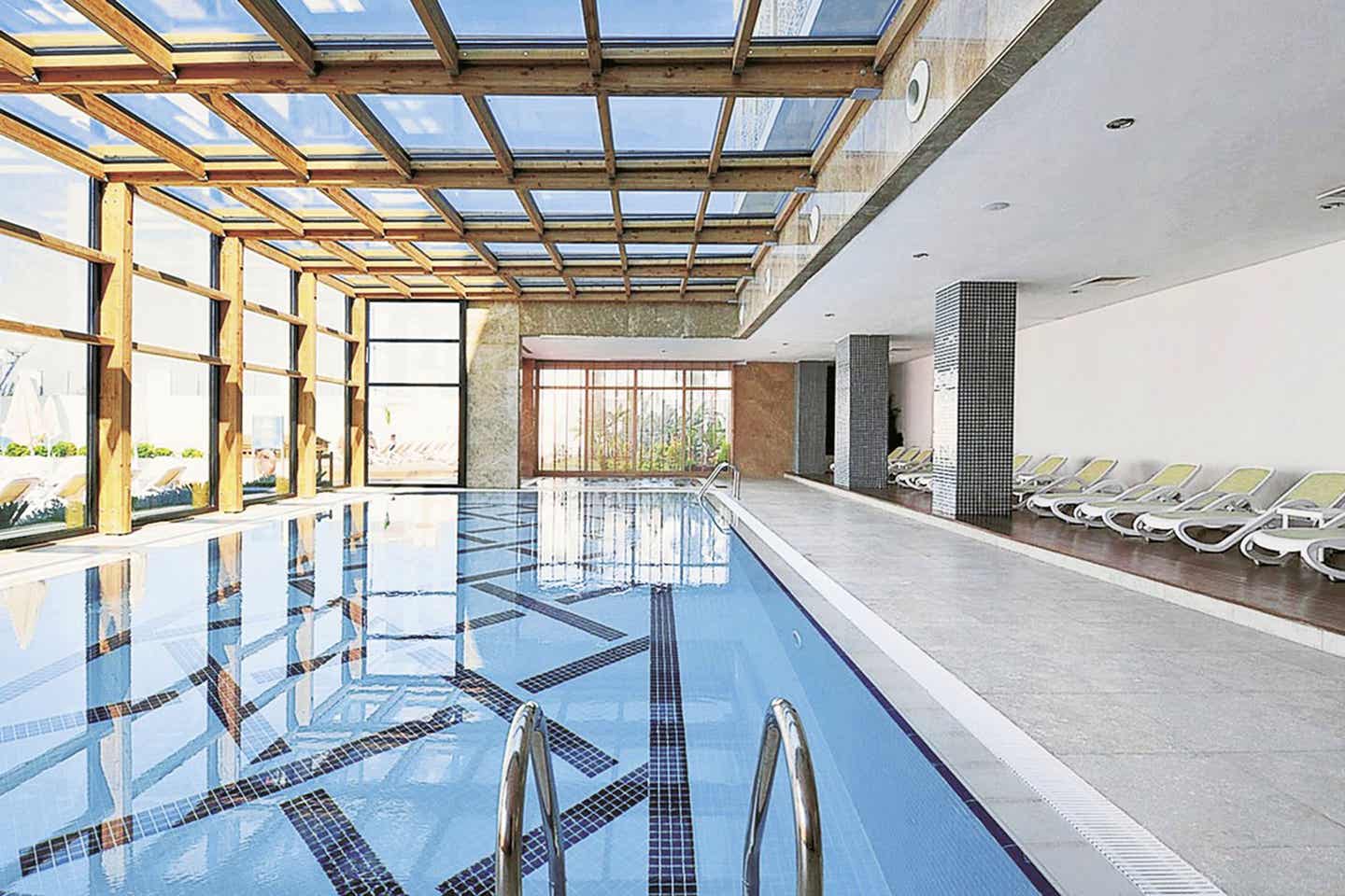 Sentido Hallenbad im Sentido Trendy Verbena Beach Türkei