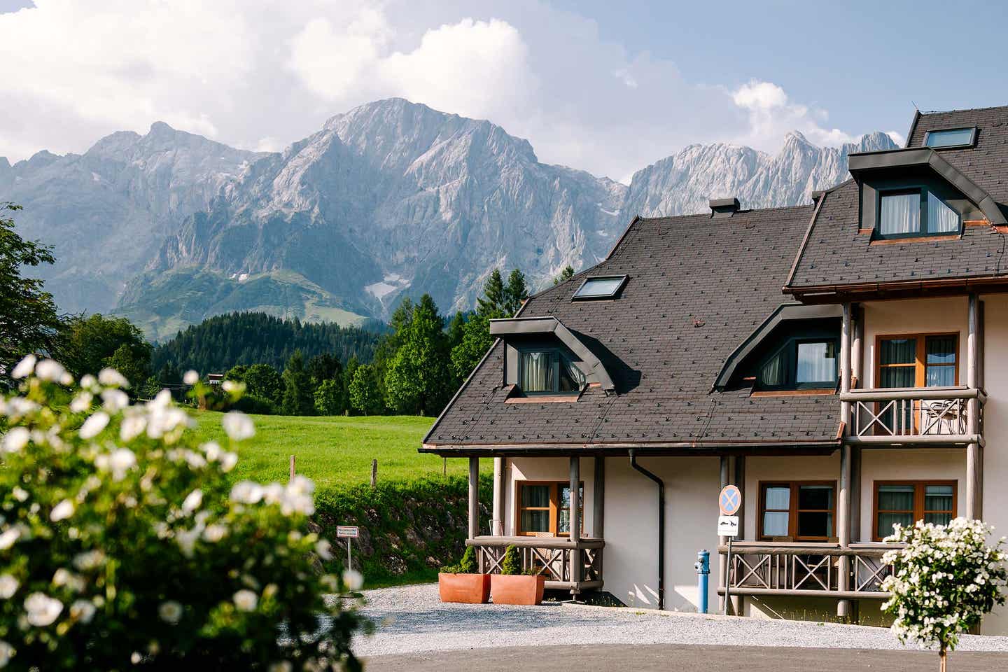 Blick von außen auf das Aldiana Club Hochkönig