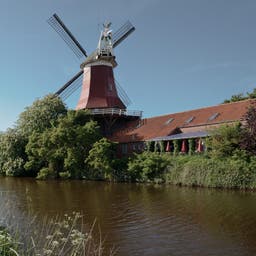deutschland-niedersachsen-ostfriesland-greetsiel-windmuehlen-g-1072523186.jpg