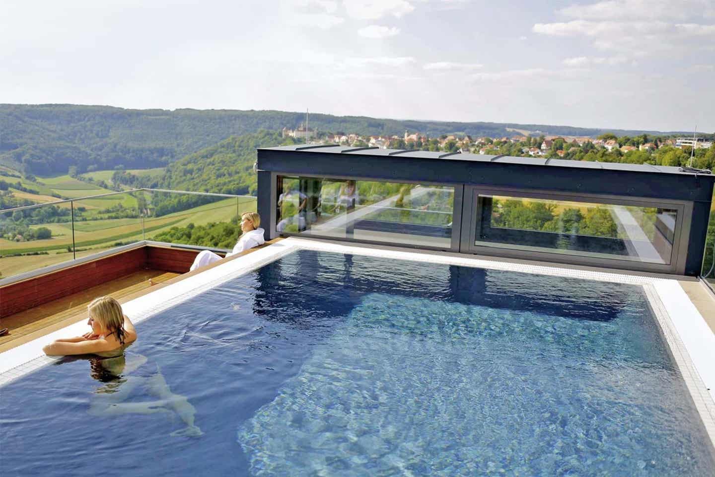 Mawell Resort: Pool auf Dachterasse