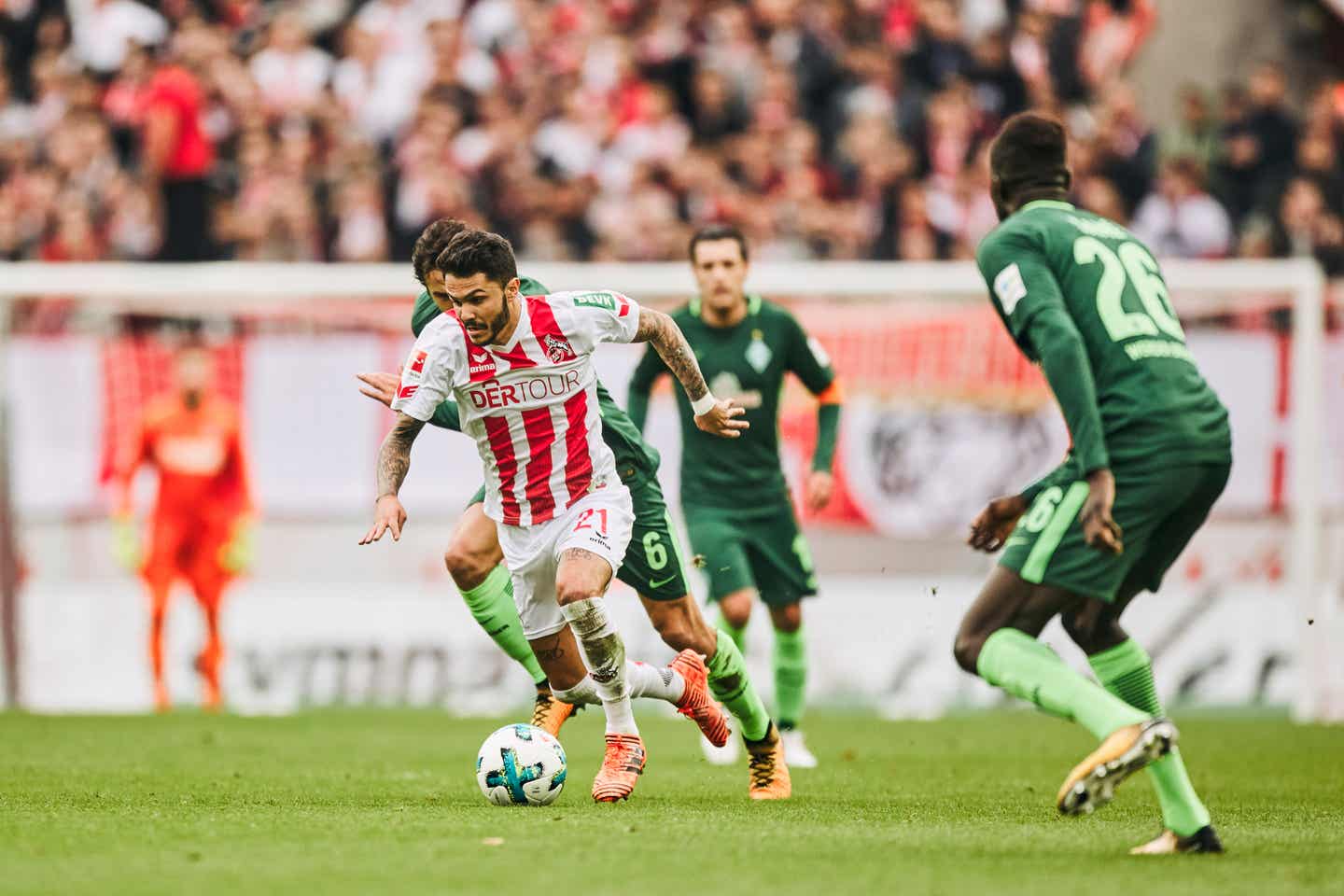 FC Köln Tickets und Hotel. Spieler des FC im Match gegen Werder Bremen.