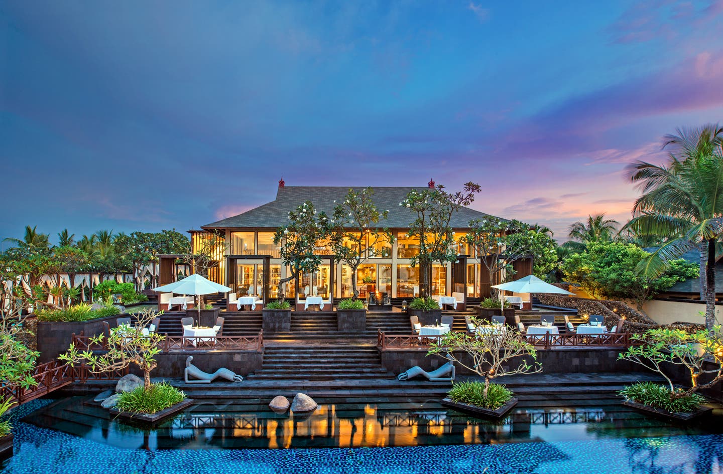 Balis Tempel: übernachten im St. Regis Bali Resort