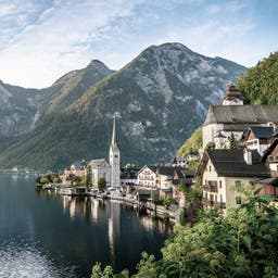 österreich-salzburger-land-salzkammergut-panoramablick-auf-die-alte-hallstatt-g-1456335539_bearbeitet.jpg