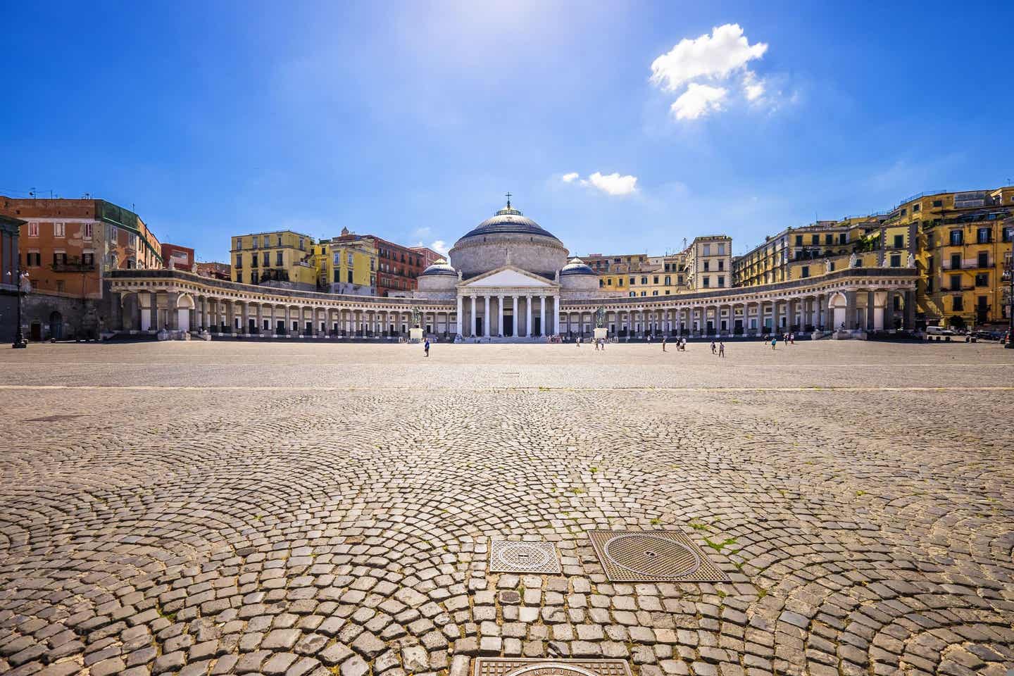 Drei Tage in Neapel: Piazza del Plebiscito