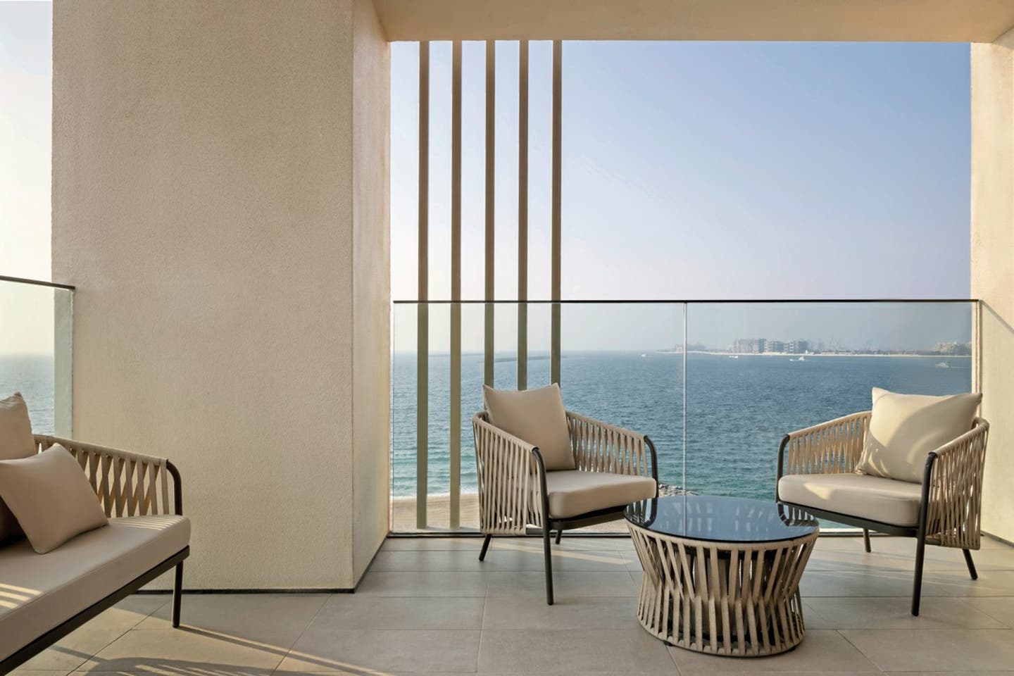 Wohnbeispiel Midnight Dawn Suite with Sea View 