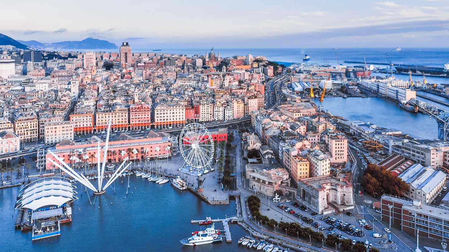 Hat Genua groß gemacht: das Hafenviertel an der Ligurischen Küste Blick auf Genuas Hafenviertel