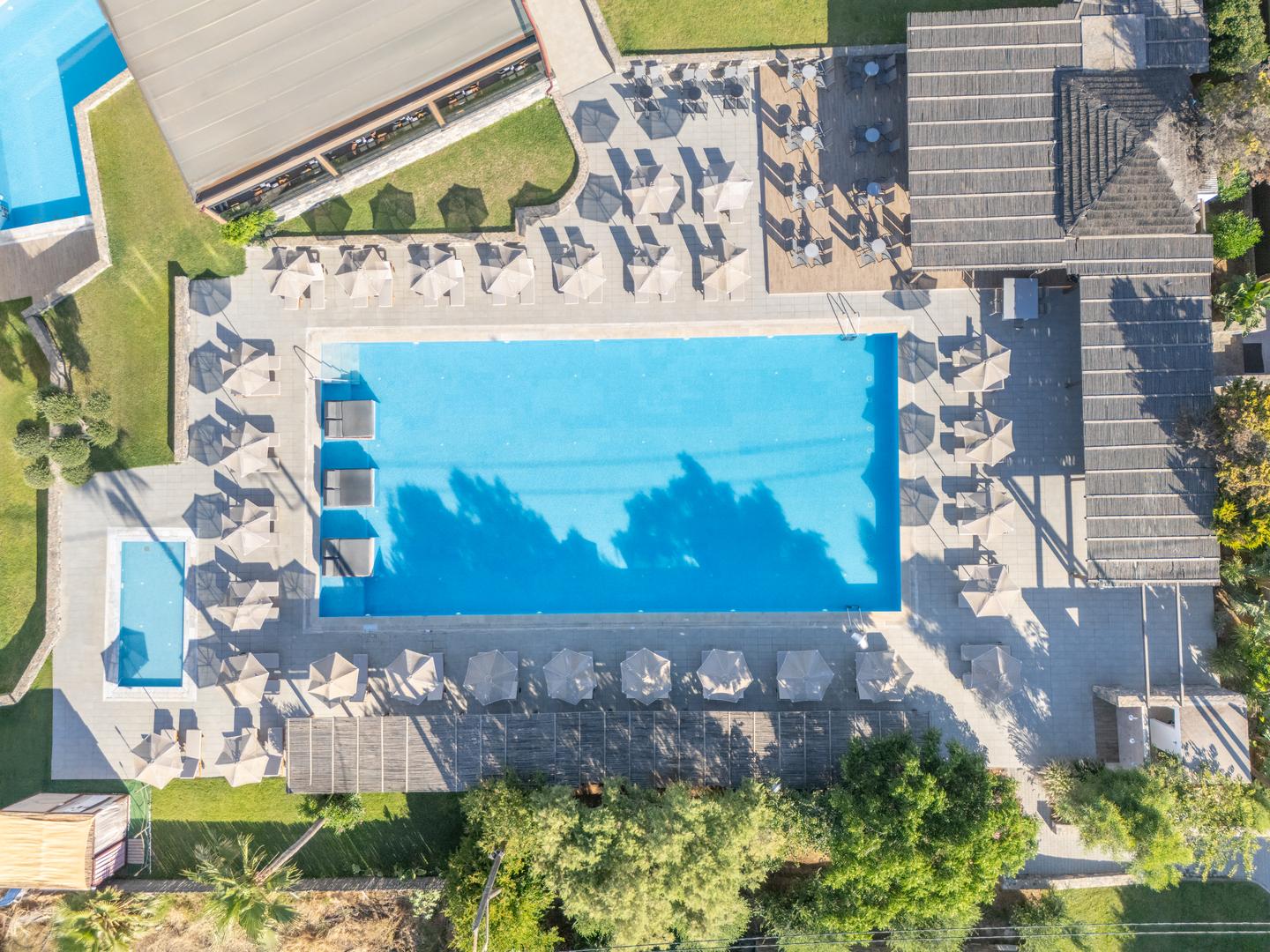 Drohnenbild Pool