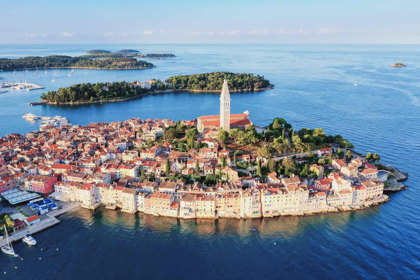 Kroatien Urlaub - Blick auf Altstadt von Rovinj, Istrien