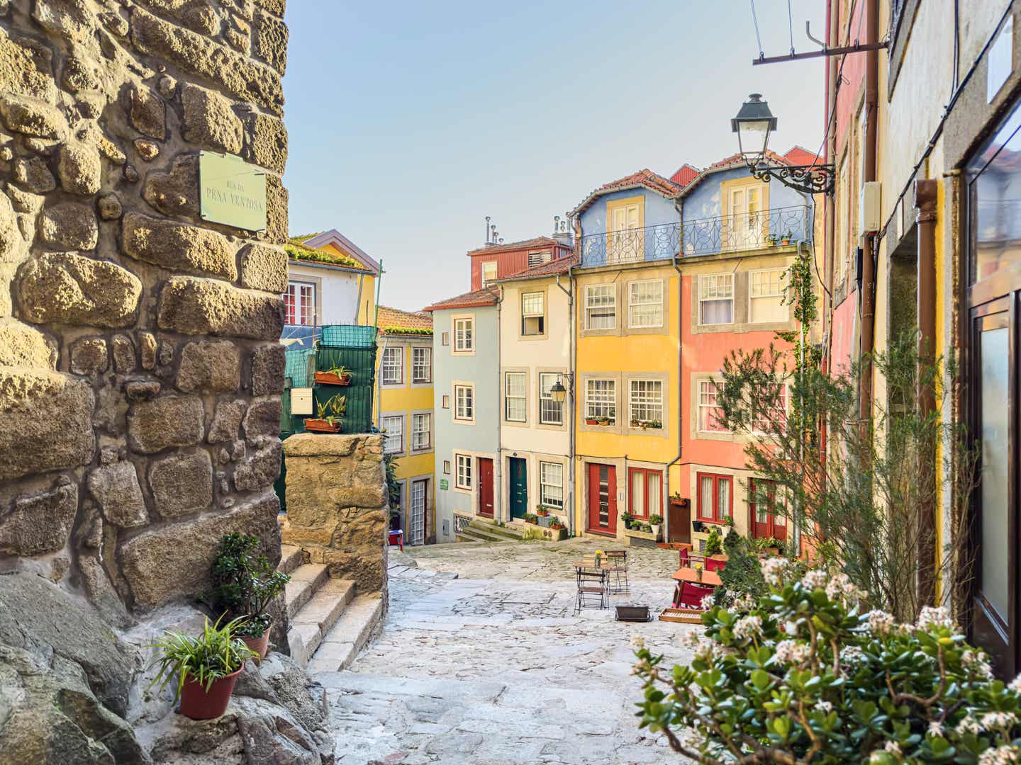 Wochenend Städtetrip. Largo da Pena Ventosa in Porto - Portugal 