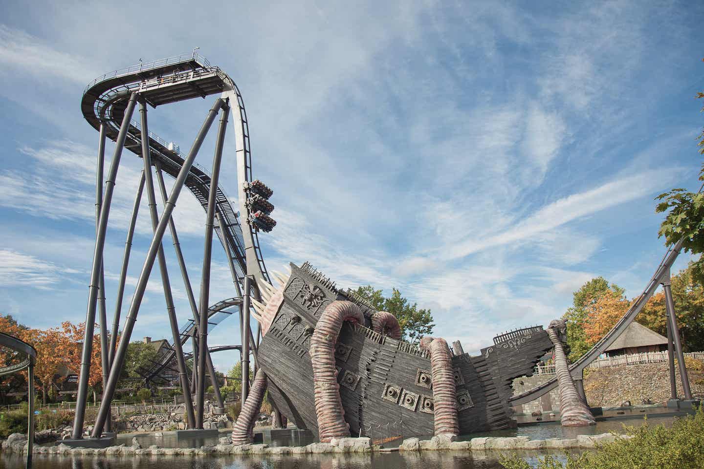 Reiseziele in den Herbstferien: Heidepark Soltau mit der Kraken Achterbahn