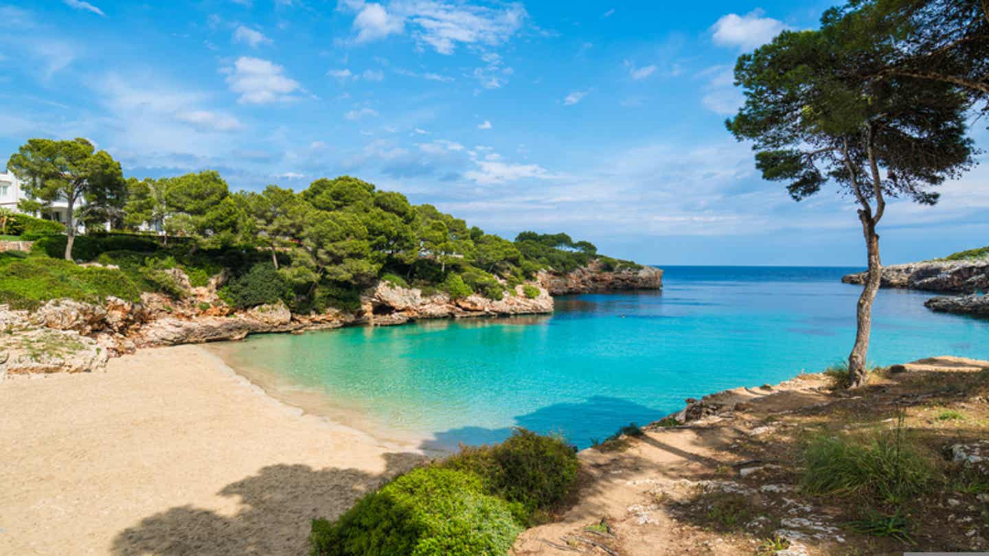 Blick auf den Strand Cala Blava